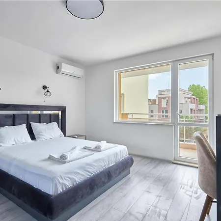 Appartamento Sunny Seaside Retreat 2bd In By Flat Mаnаger Nesebar
