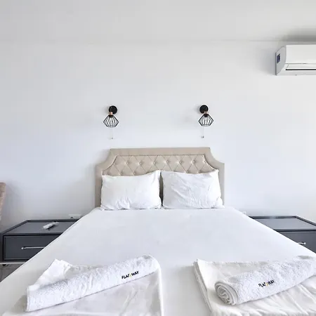 Sunny Seaside Retreat 2bd In By Flat Mаnаger Nesebyr